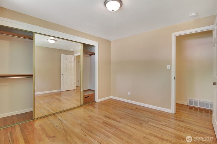 Property photo for 20627 7th Avenue S, Des Moines photo 16