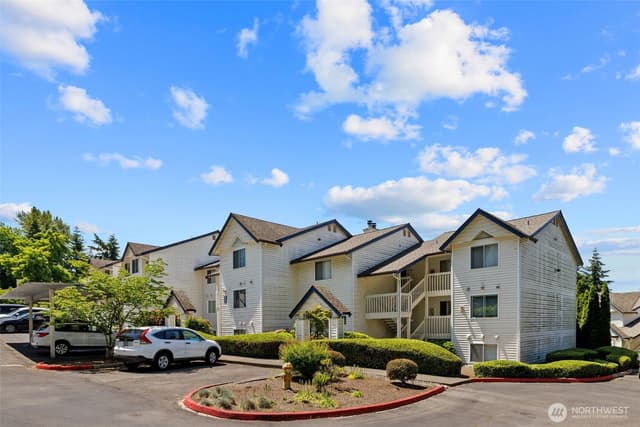 Property photo for 1900 NE 48th Street #E205, Renton photo 2