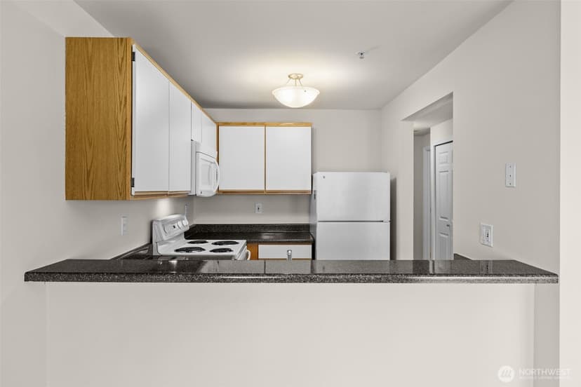 Property photo for 1900 NE 48th Street #E205, Renton photo 10