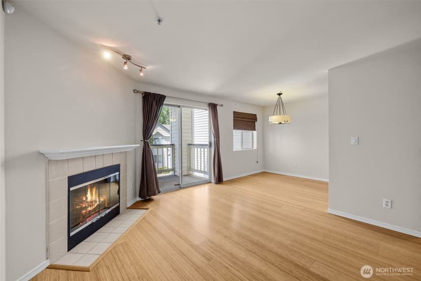 Property photo for 1900 NE 48th Street #E205, Renton photo 13