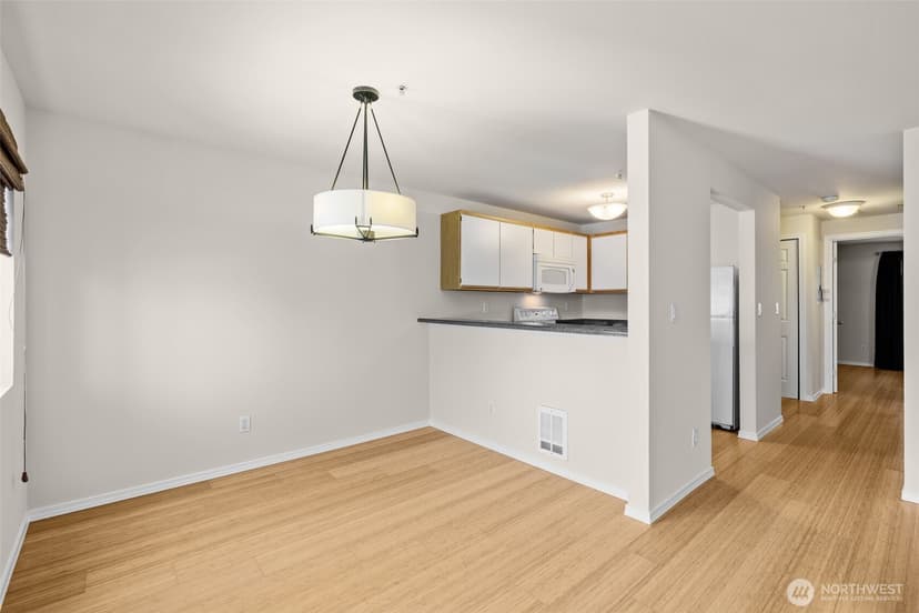 Property photo for 1900 NE 48th Street #E205, Renton photo 15