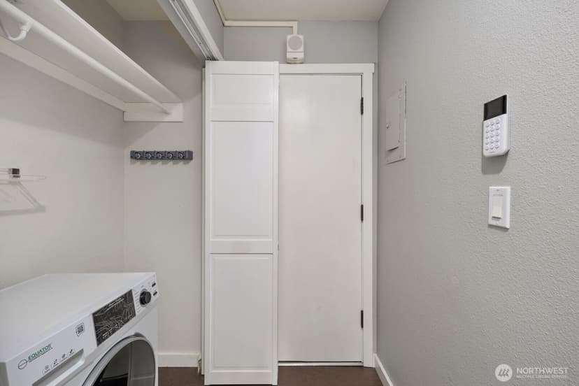 Property photo for 952 100th Avenue NE #237, Bellevue photo 25