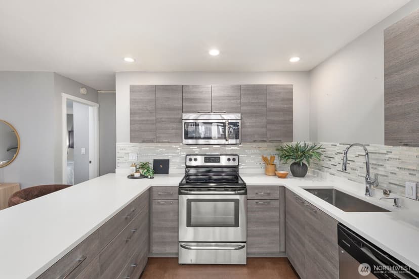Property photo for 952 100th Avenue NE #237, Bellevue photo 14