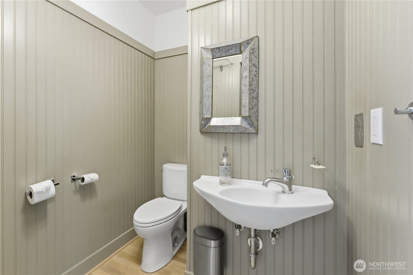 Property photo for 614 35th Avenue, Seattle photo 17
