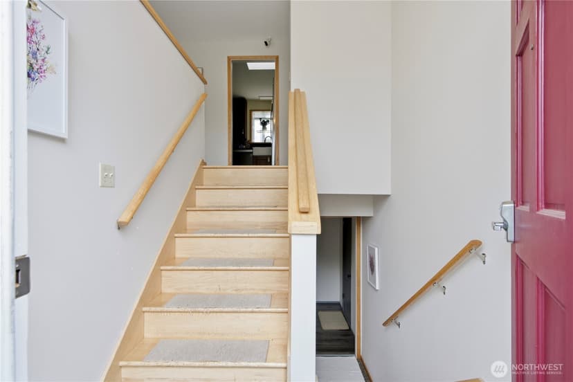 Property photo for 1727 Anacortes Avenue NE, Renton photo 2