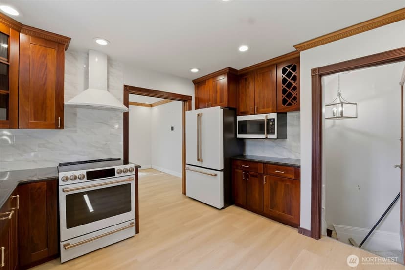 Property photo for 6722 River Road E, Puyallup photo 9