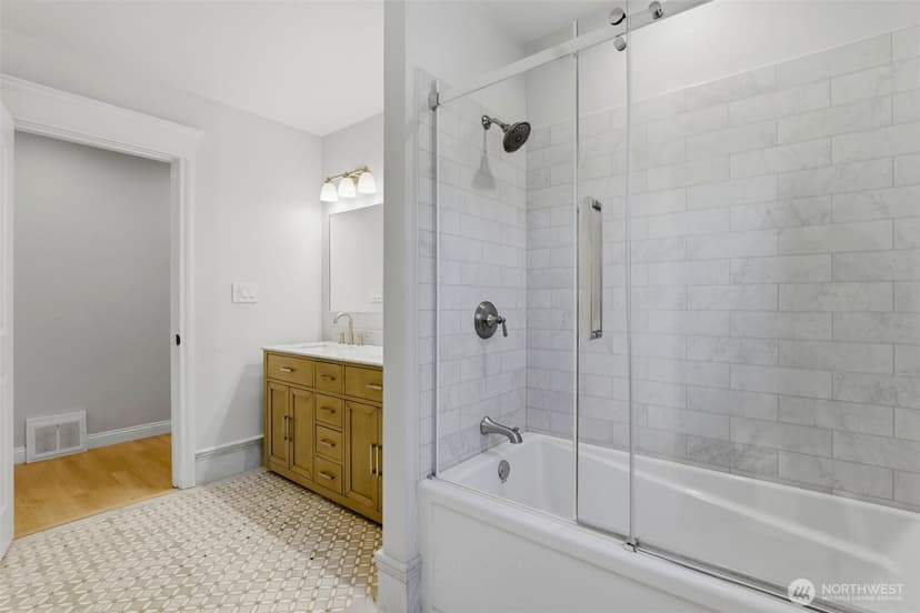 Property photo for 6722 River Road E, Puyallup photo 17