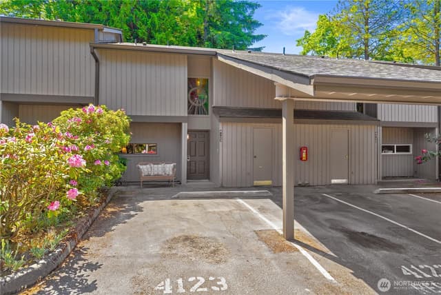 Property photo for 4123 145th Avenue NE, Bellevue photo 4