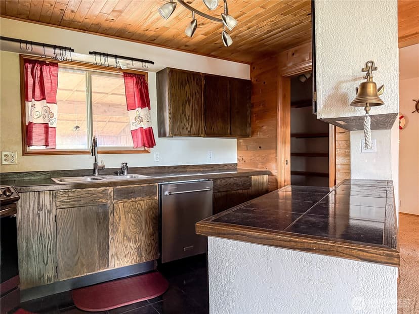 Property photo for 359 Otsego Street SW, Ocean Shores photo 8