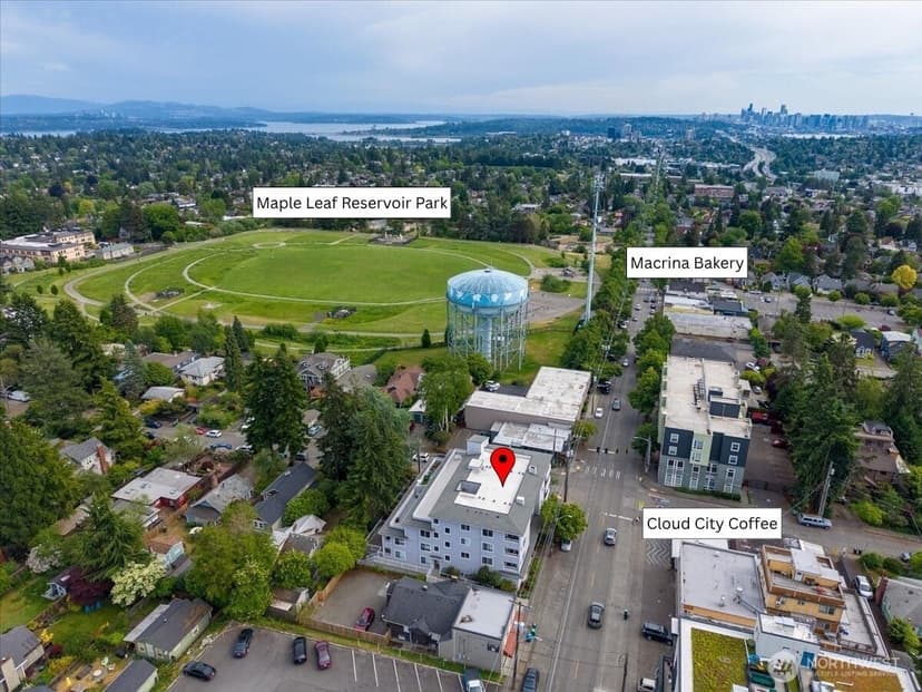 Property photo for 1000 NE 88th Street #304, Seattle photo 24