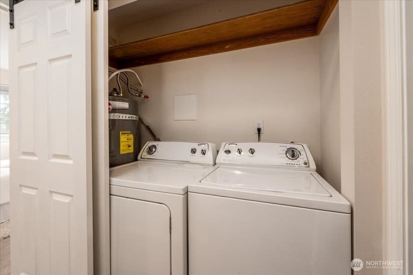 Property photo for 1000 NE 88th Street #304, Seattle photo 17