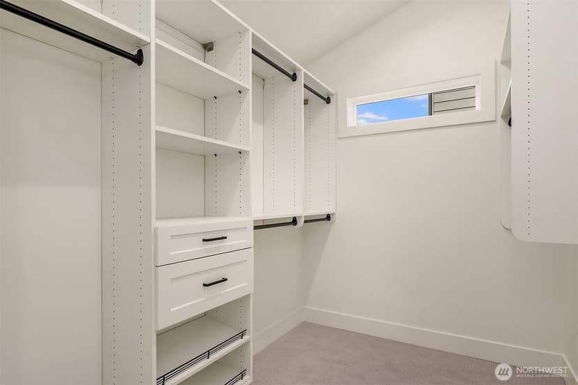 Property photo for 4411 2nd Avenue NE, Seattle photo 12