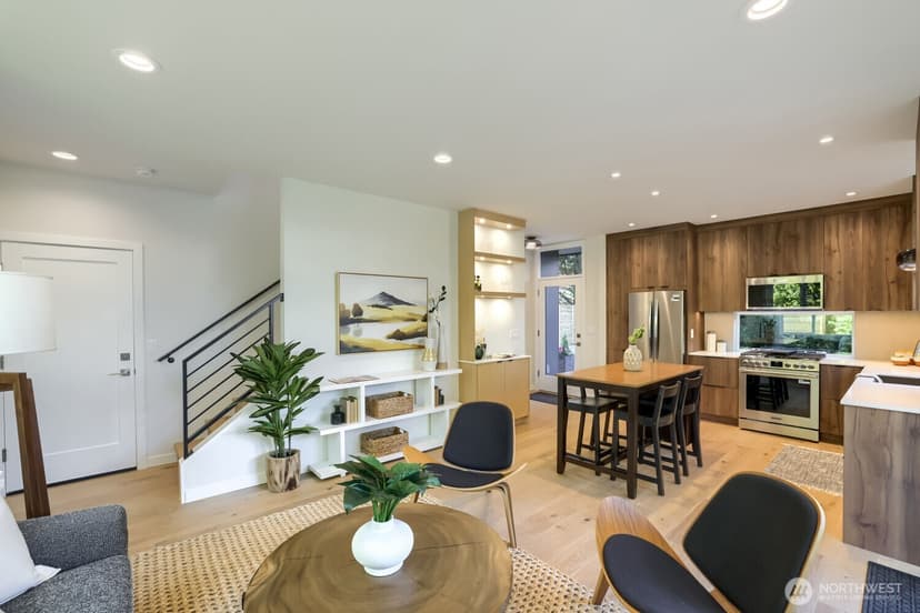 Property photo for 809 NE 90th Street, Seattle photo 4