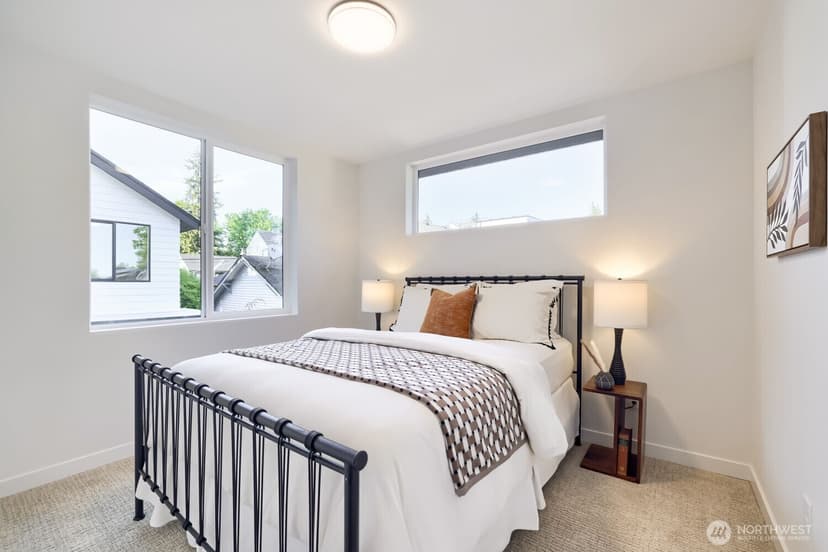 Property photo for 809 NE 90th Street, Seattle photo 5