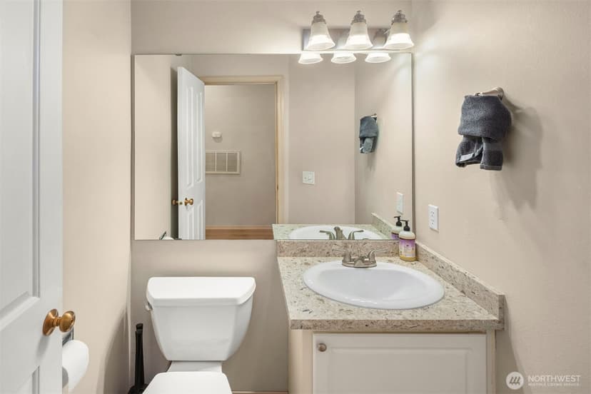 Property photo for 1006 37th Street SE #B, Auburn photo 9