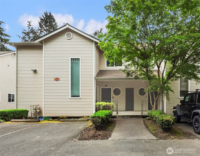 Property photo for 1006 37th Street SE #B, Auburn photo 2