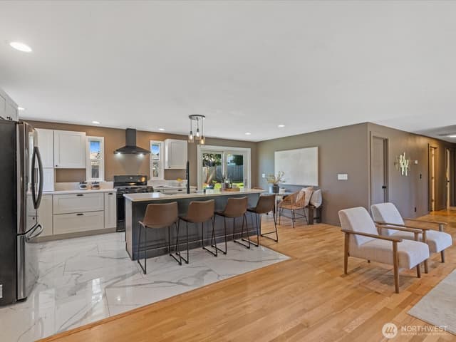 Property photo for 18014 110th Place SE, Renton photo 5