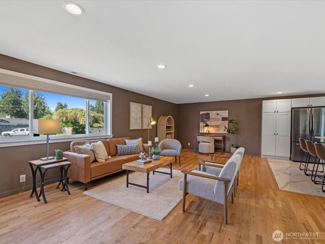 Property photo for 18014 110th Place SE, Renton photo 3