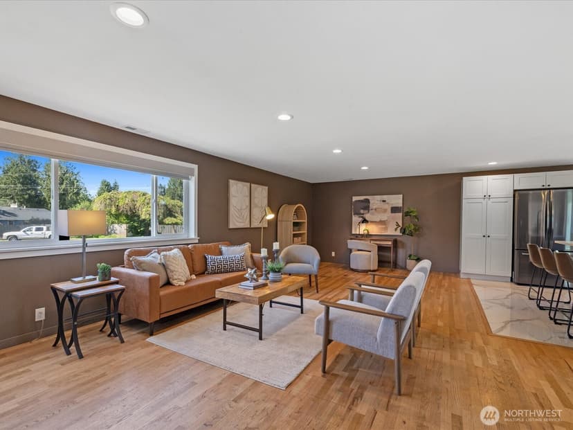 Property photo for 18014 110th Place SE, Renton photo 3