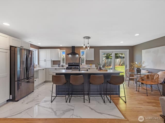 Property photo for 18014 110th Place SE, Renton photo 4