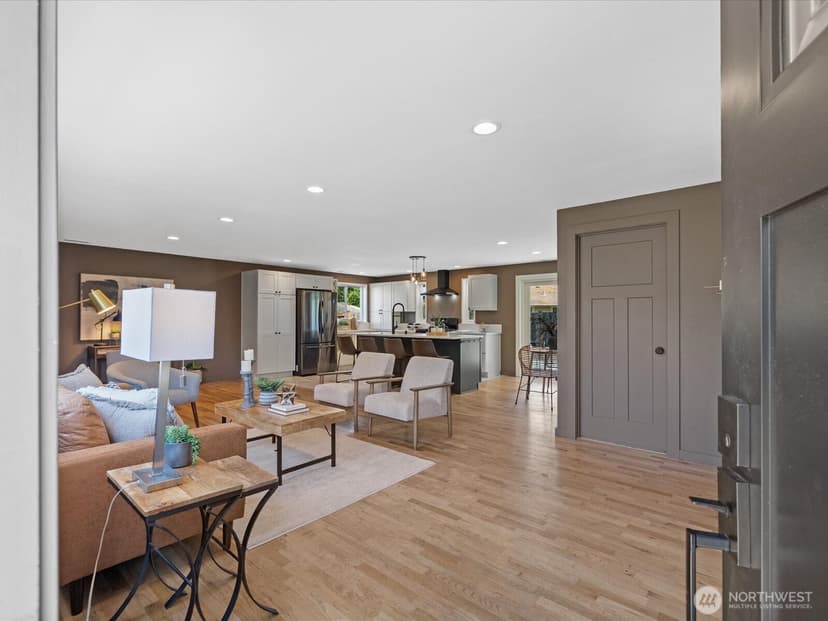 Property photo for 18014 110th Place SE, Renton photo 2