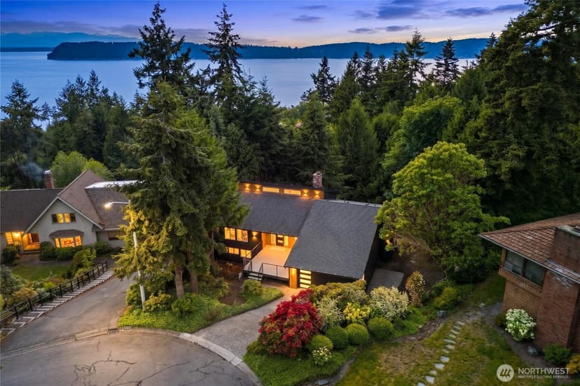 Property photo for 6025 96th Street SW, Mukilteo photo 3
