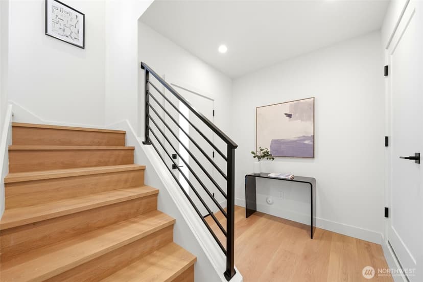 Property photo for 4709 SW Hinds Street, Seattle photo 6