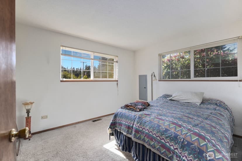 Property photo for 11524 36th Street E, Edgewood photo 18