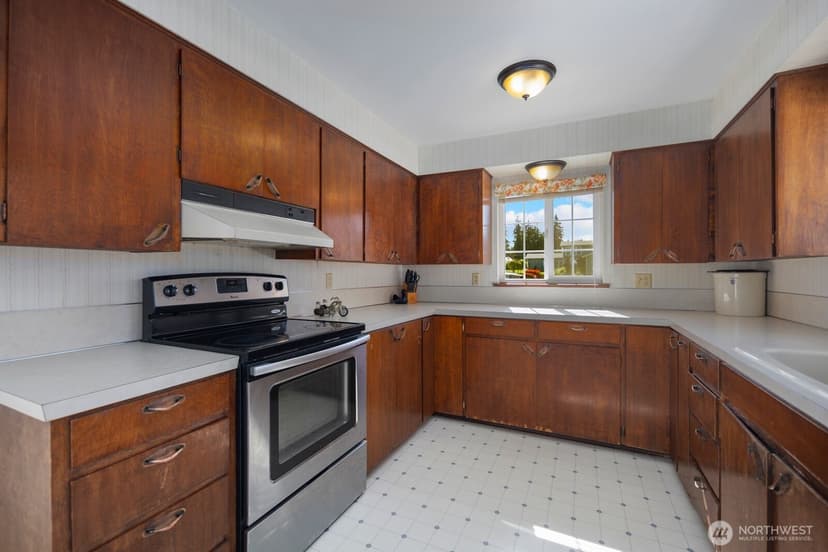 Property photo for 11524 36th Street E, Edgewood photo 8