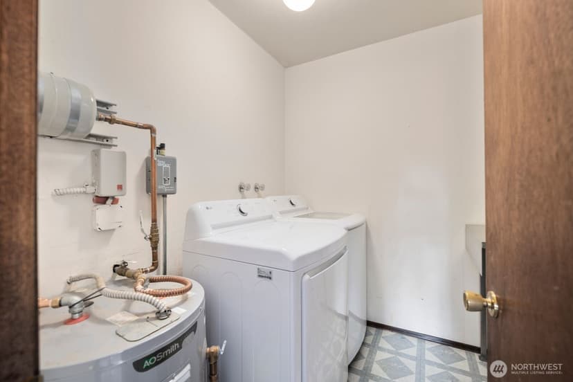 Property photo for 11524 36th Street E, Edgewood photo 17