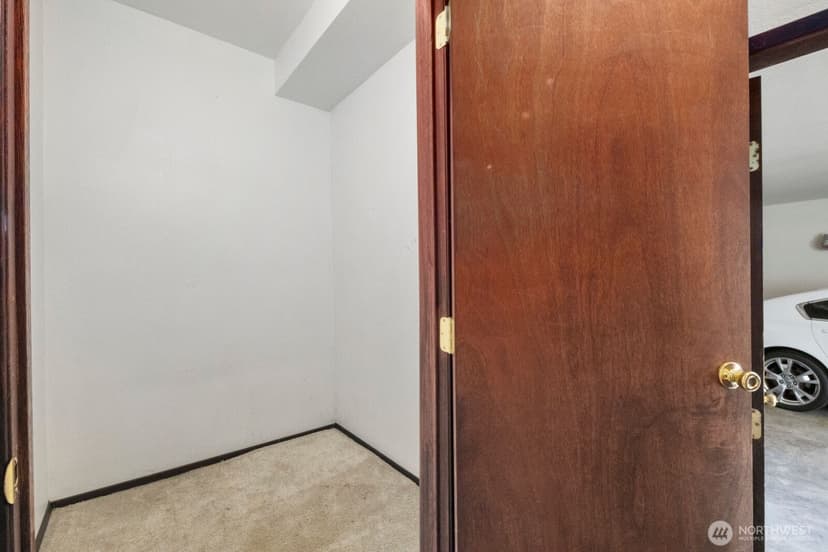Property photo for 11524 36th Street E, Edgewood photo 28