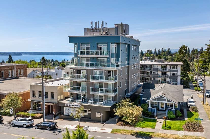 Property photo for 4409 California Avenue SW #404, Seattle photo 4