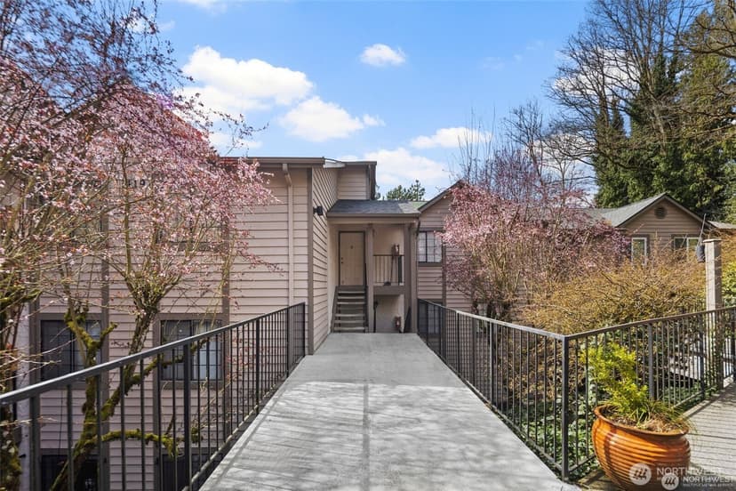 Property photo for 11419 99th Place NE #102, Kirkland photo 6