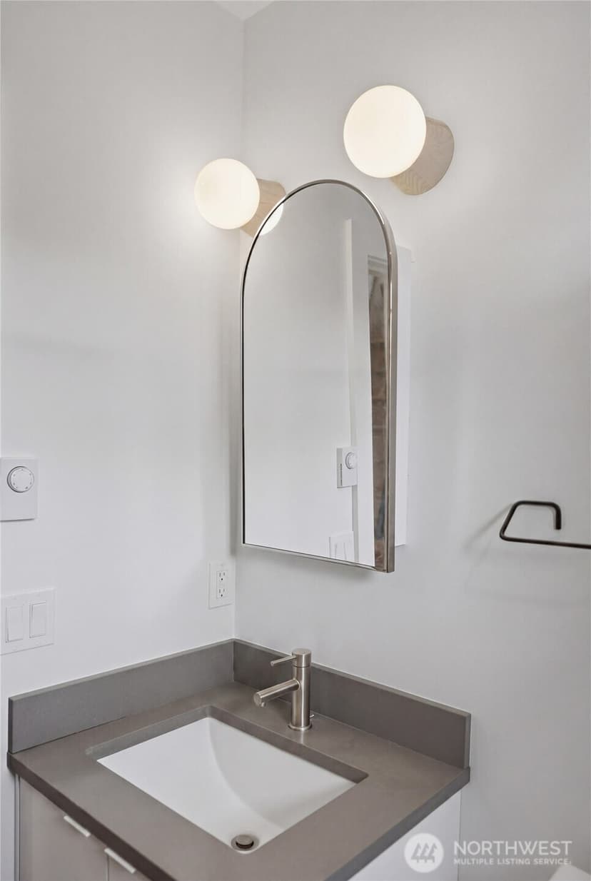 Property photo for 918 N 100th Street #B, Seattle photo 27