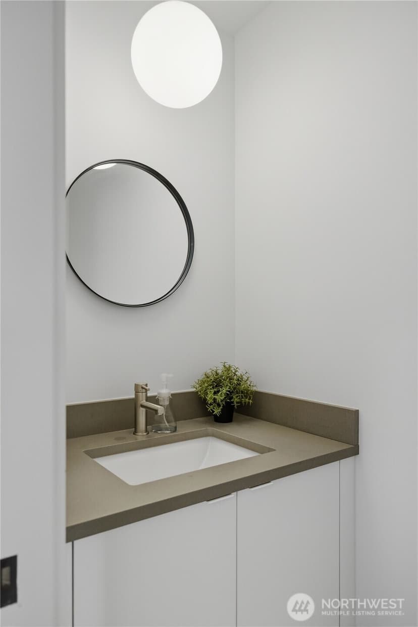 Property photo for 918 N 100th Street #B, Seattle photo 16
