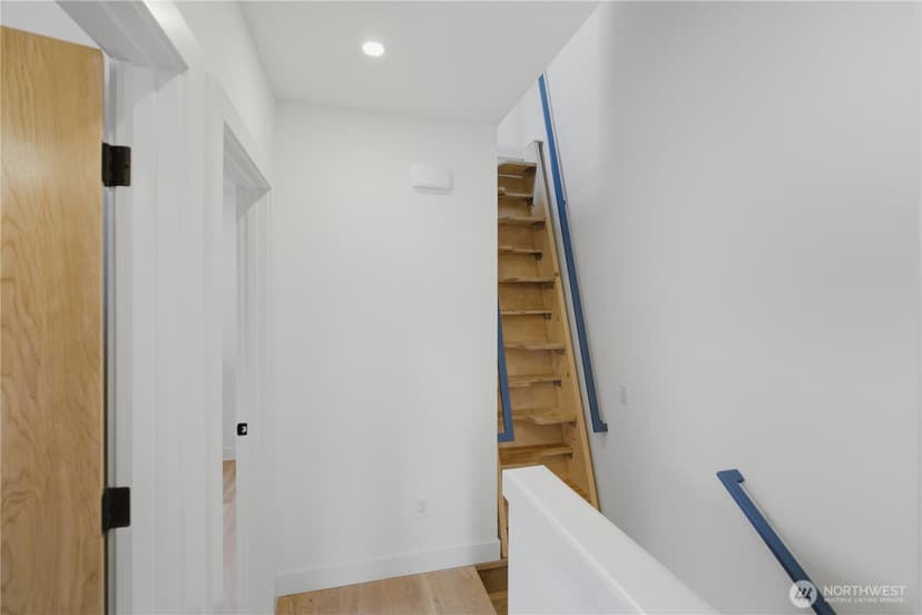 Property photo for 918 N 100th Street #B, Seattle photo 28