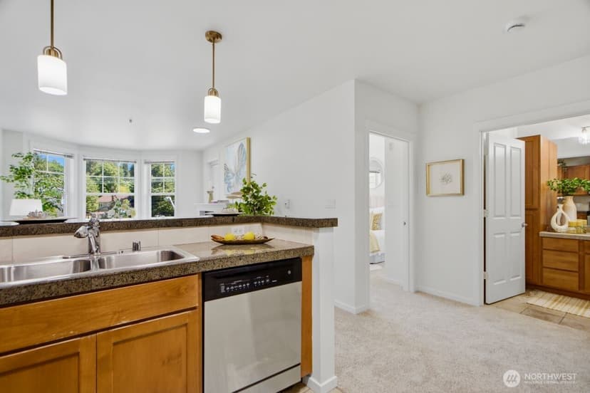 Property photo for 2901 NE Blakeley St #522, Seattle photo 13