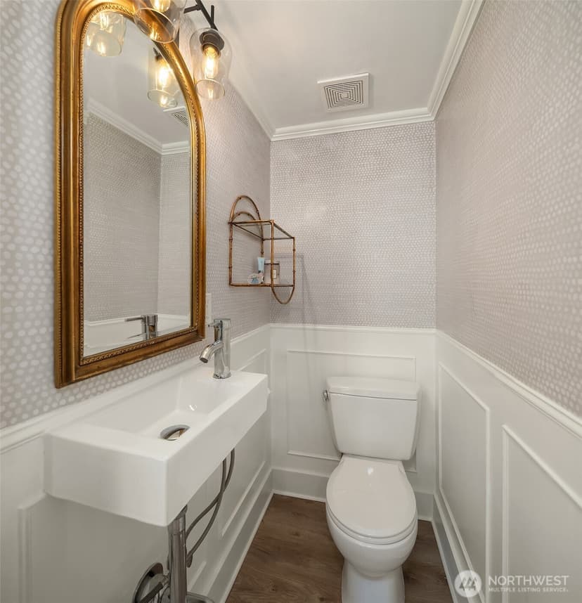 Property photo for 1525 McGilvra Boulevard E, Seattle photo 7