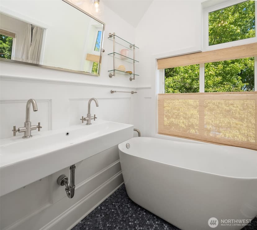 Property photo for 1525 McGilvra Boulevard E, Seattle photo 11