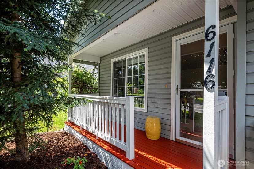 Property photo for 6116 76th Avenue NE, Marysville photo 2