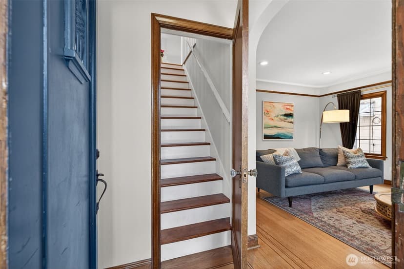 Property photo for 321 NW 78th Street, Seattle photo 4