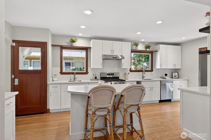 Property photo for 321 NW 78th Street, Seattle photo 10