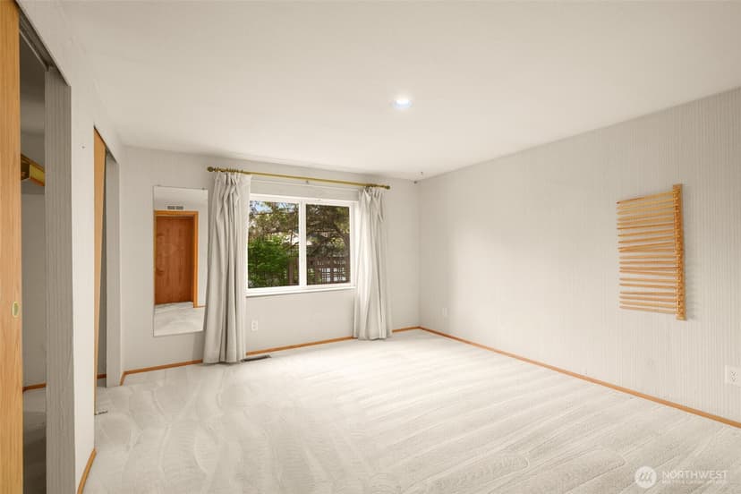 Property photo for 921 241st Place SW, Bothell photo 17