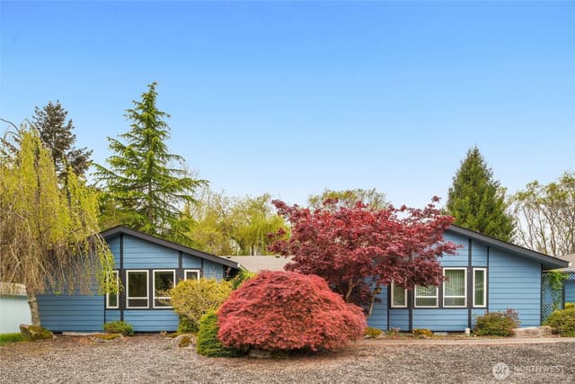 Property photo for 921 241st Place SW, Bothell photo 2