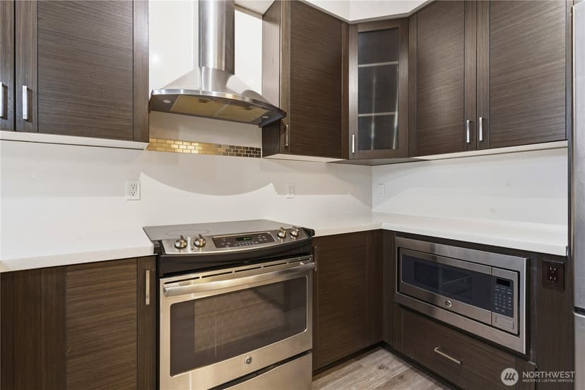 Property photo for 1760 NW 56th Street #311, Seattle photo 12