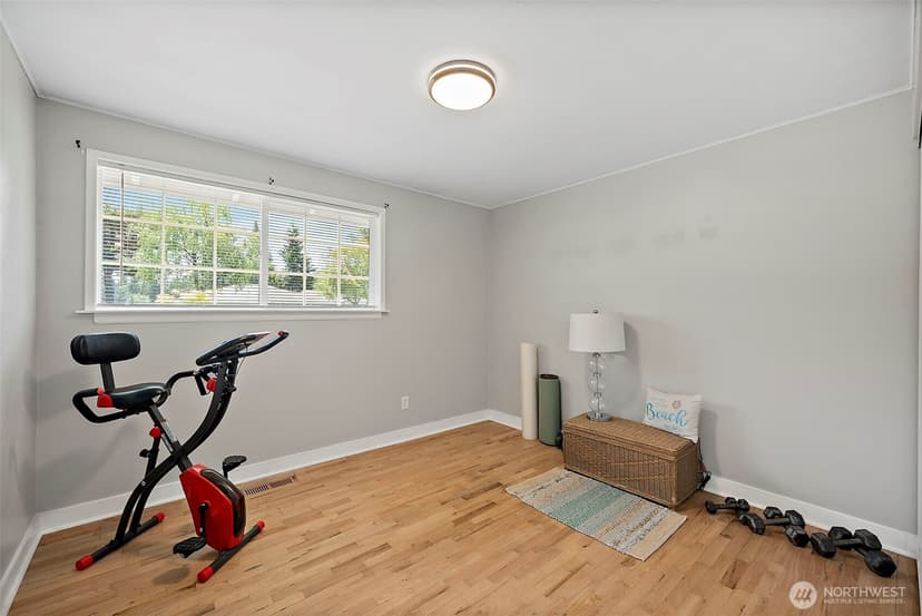 Property photo for 6401 Okanogan Avenue SW, Lakewood photo 15