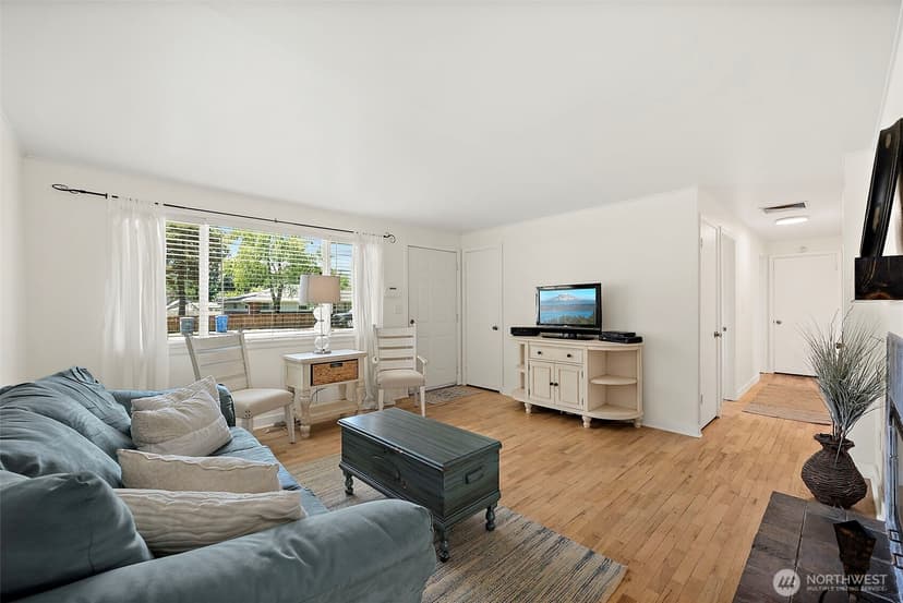 Property photo for 6401 Okanogan Avenue SW, Lakewood photo 6