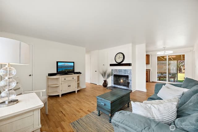 Property photo for 6401 Okanogan Avenue SW, Lakewood photo 5