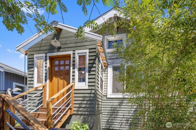 Property photo for 932 Martin Luther King Jr Way, Seattle