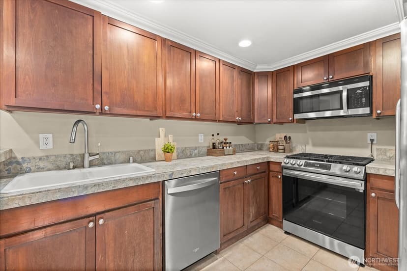 Property photo for 400 NE 50th Street, Seattle photo 26
